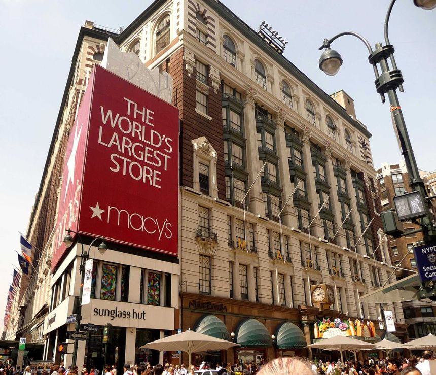 1024px-Macys_dep_store.JPG