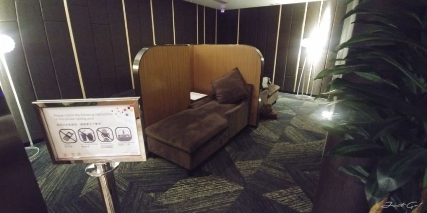 香港 - 環亞、遨堂、紫荊堂機場貴賓室休息睡覺、餐點服務比較05_