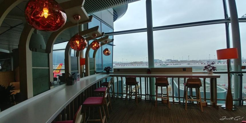 香港 - 環亞、遨堂、紫荊堂機場貴賓室休息睡覺、餐點服務比較07_