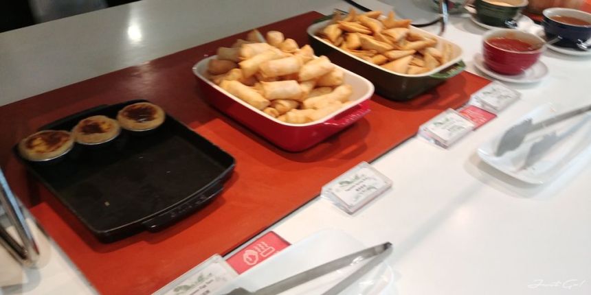 香港 - 環亞、遨堂、紫荊堂機場貴賓室休息睡覺、餐點服務比較11_