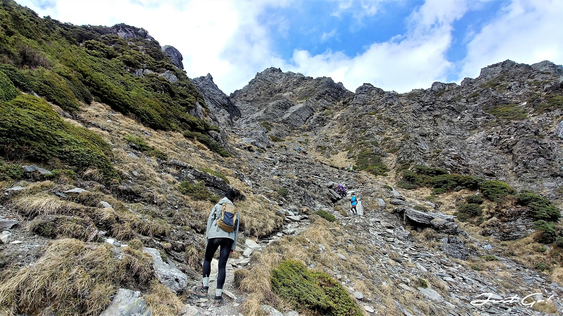台灣 - 黃金色的奇萊主北·2天1夜紀事-gpx路線、行程、申請、水源30